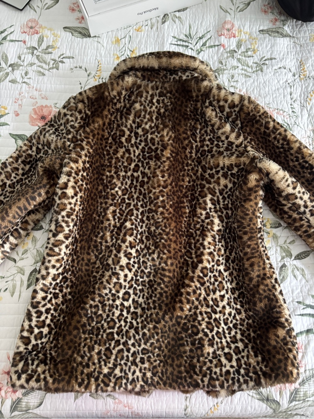 Vintage Liz Claiborne leopard print faux fur oversized coat size medium - Picture 3 of 5